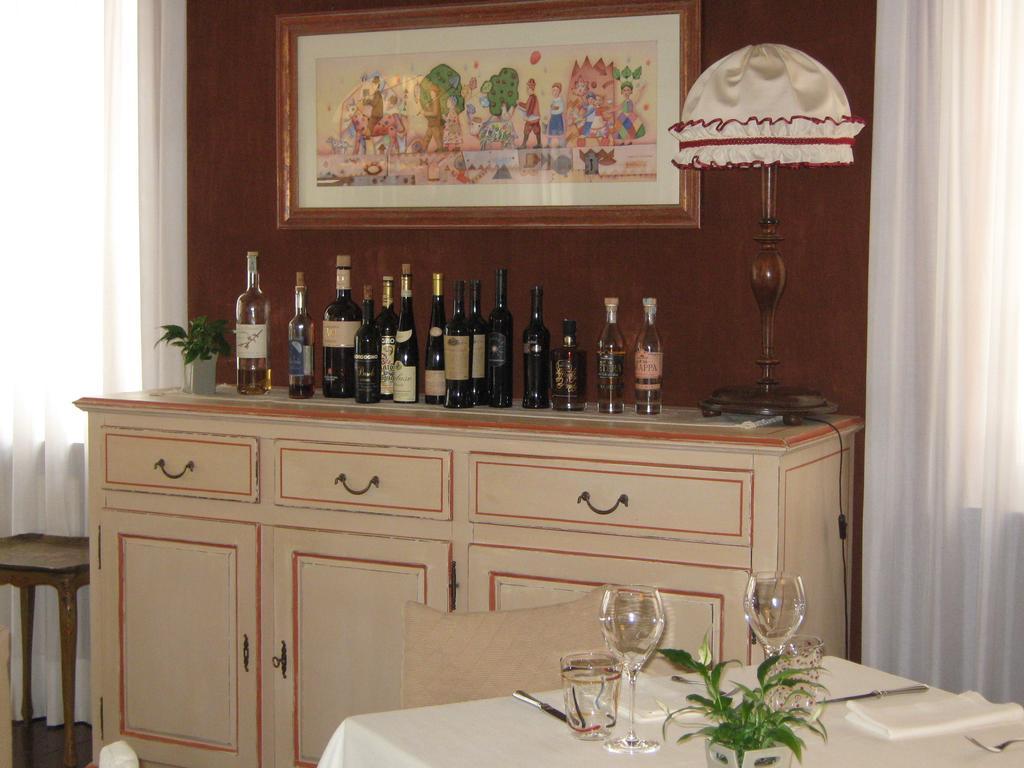 B&B Ristorante Del Monte Colleretto Giacosa Exterior foto
