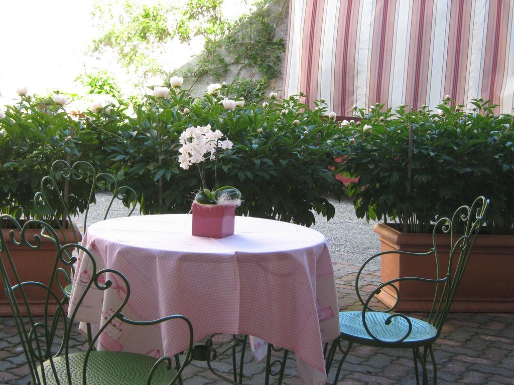 B&B Ristorante Del Monte Colleretto Giacosa Exterior foto